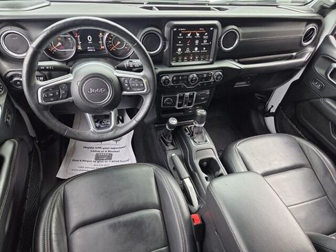 Used 2019 Jeep Wrangler Unlimited Sahara w/ Quick Order Package 24M Moab AWD/4WD image 10