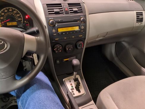 Used 2010 Toyota Corolla LE image 19