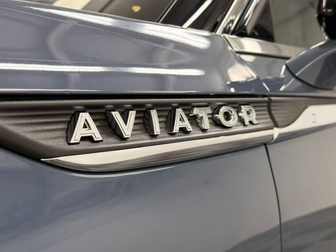 Certified 2025 Lincoln Aviator Reserve w/ Equipment Group 201A AWD/4WD image 15