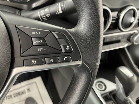 Used 2024 Nissan Sentra SV FWD image 18