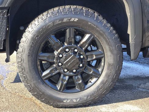 Certified 2024 GMC Sierra 2500 AT4 w/ AT4 Premium Plus Package image 12