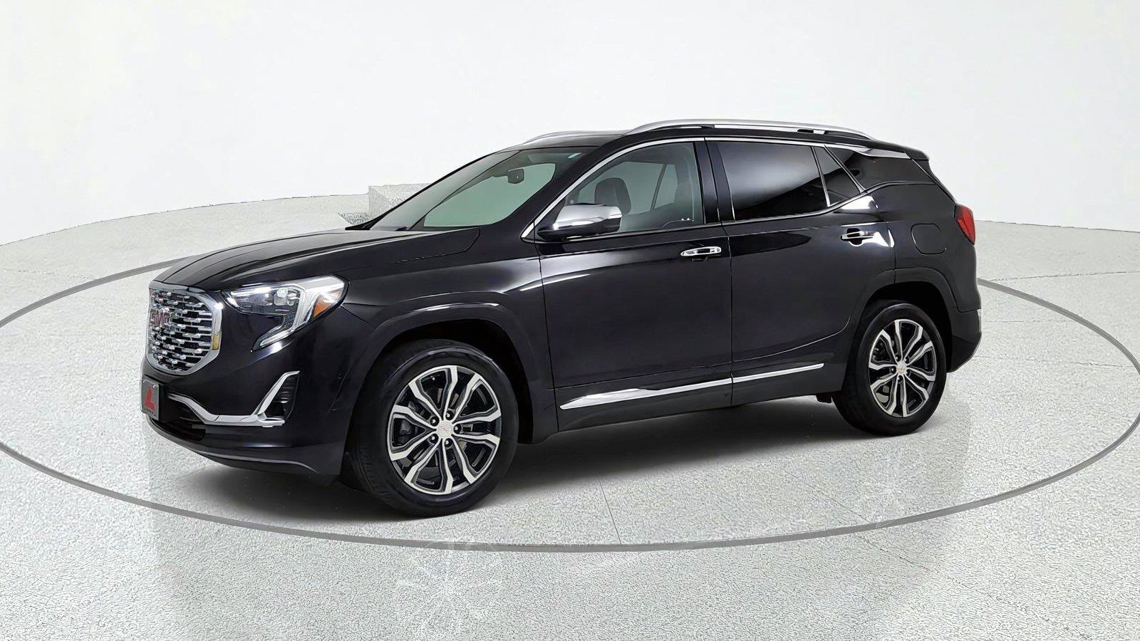Used 2020 GMC Terrain Denali w/ Denali Premium Package AWD/4WD image 3