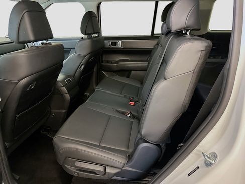 Used 2025 Hyundai Santa Fe SEL image 29