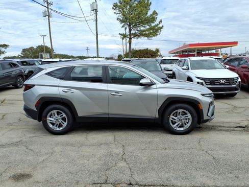 New 2026 Hyundai Tucson SE image 2