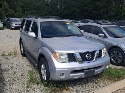 Used 2005 Nissan Pathfinder SE w/ (P01) Se Premium Pkg