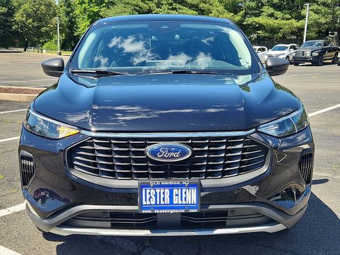 Certified 2023 Ford Escape Active w/ Tech Pack #1 AWD/4WD image 2