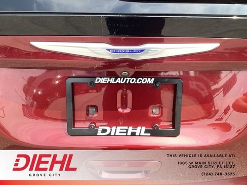 Used 2019 Chrysler Pacifica Touring Plus w/ Cold Weather Group FWD image 10