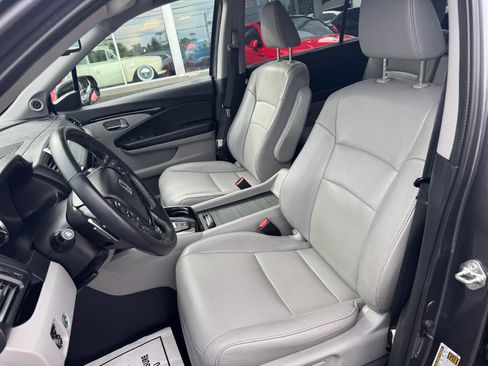 Used 2017 Honda Pilot Touring image 15
