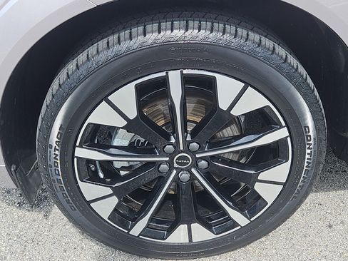 Used 2026 Volvo XC60 B5 Plus w/ Protection Package Premier AWD/4WD image 4