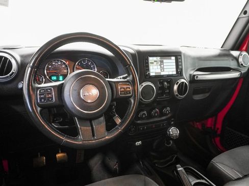 Used 2017 Jeep Wrangler Unlimited Sahara w/ Dual Top Group image 19