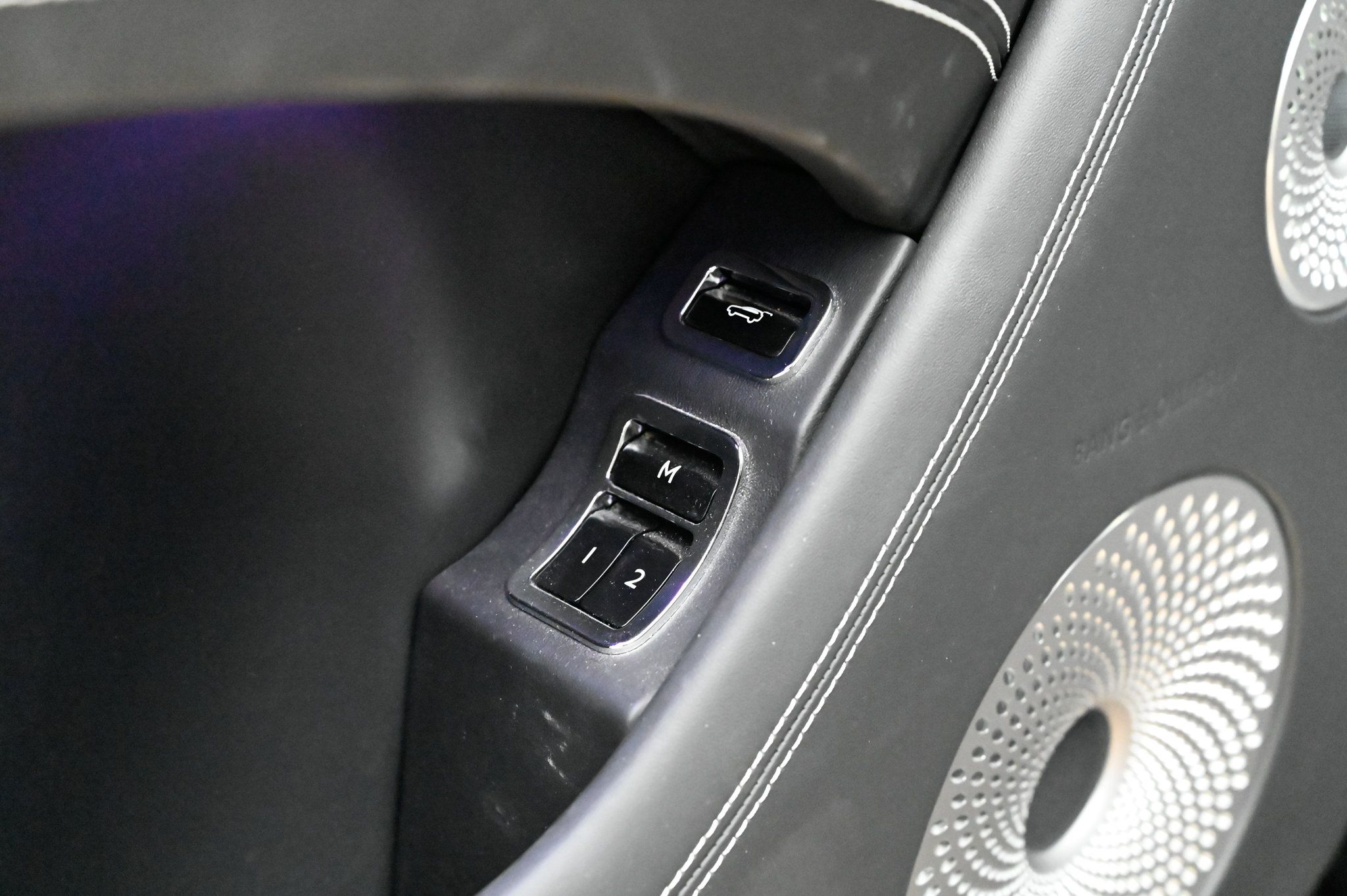 Used 2025 Bentley Bentayga AWD/4WD image 22