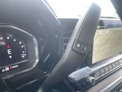 Used 2025 GMC Sierra 1500 SLT image 34