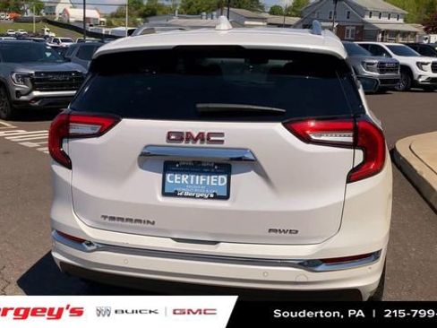 Used 2023 GMC Terrain Denali w/ Denali Premium Package AWD/4WD image 9