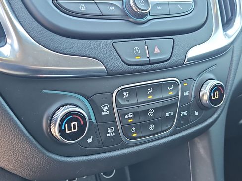 Used 2024 Chevrolet Equinox LT image 28