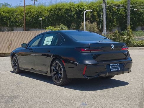 New 2026 BMW 740i w/ Premium Package RWD image 17