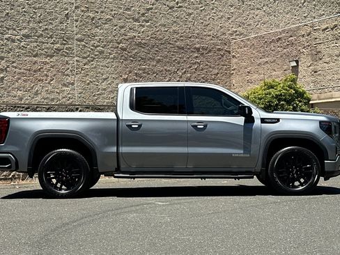 Used 2024 GMC Sierra 1500 Elevation w/ Elevation Premium Package AWD/4WD image 2