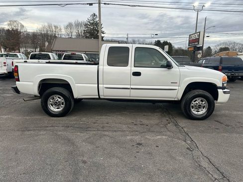 Used 2005 GMC Sierra 2500 SLE w/ Heavy-Duty Power Package image 4
