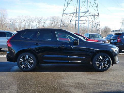 New 2026 Volvo XC60 B5 Core w/ Climate Package image 2