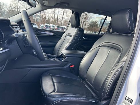 Used 2023 Jeep Grand Cherokee Laredo w/ Luxury Tech Group I image 22