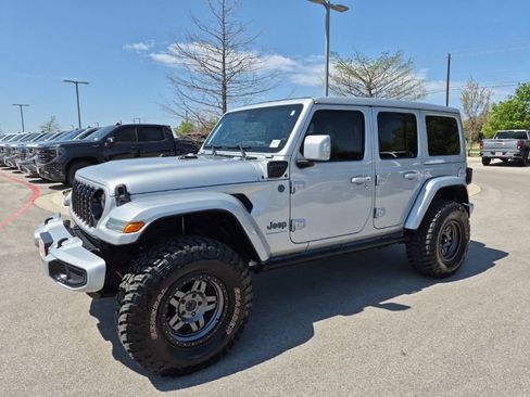 Used 2024 Jeep Wrangler High Altitude image 3