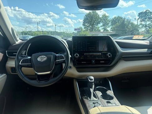 Used 2020 Toyota Highlander Limited AWD/4WD image 19