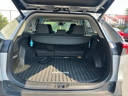 Used 2025 Toyota RAV4 XLE w/ Convenience Package AWD/4WD image 11