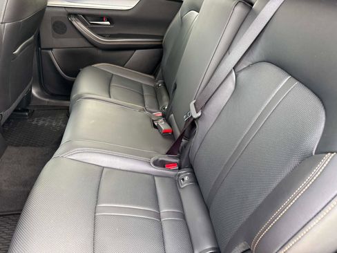 Certified 2025 MAZDA CX-90 3.3 Turbo w/ Preferred Package image 15