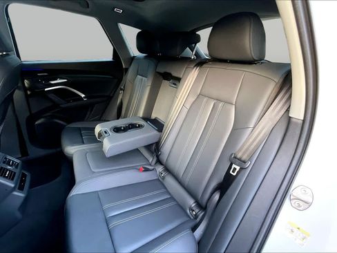 Used 2025 Audi Q5 Premium Plus w/ Premium Plus AWD/4WD image 21
