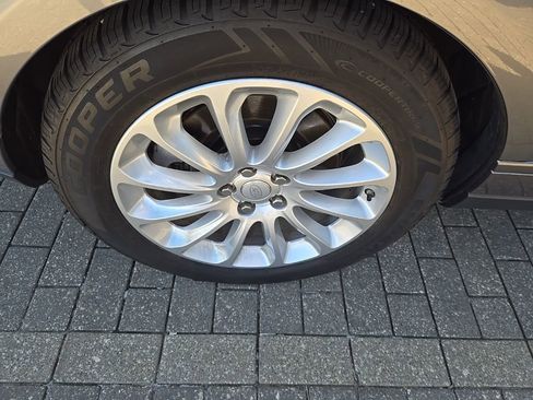 Used 2020 Land Rover Range Rover HSE image 12