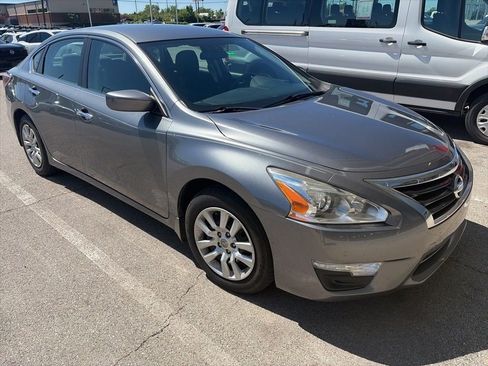 Used 2015 Nissan Altima 2.5 S w/ Power Driver Seat Package image 4