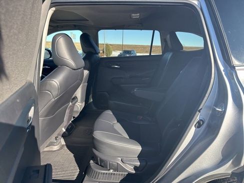 Certified 2022 Toyota Highlander XLE image 16