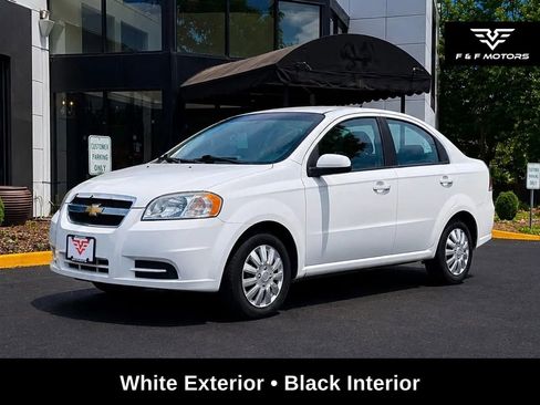 Used 2011 Chevrolet Aveo LT w/ Power and Convenience Package FWD image 2