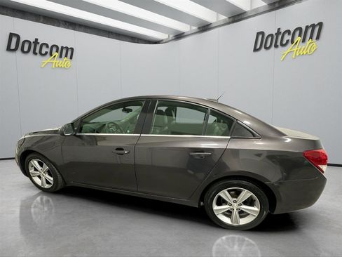 Used 2015 Chevrolet Cruze LT image 2