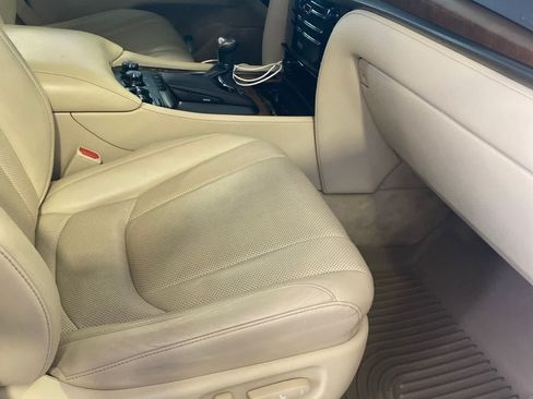 Used 2018 Lexus LX 570 4WD w/ Luxury Package image 8