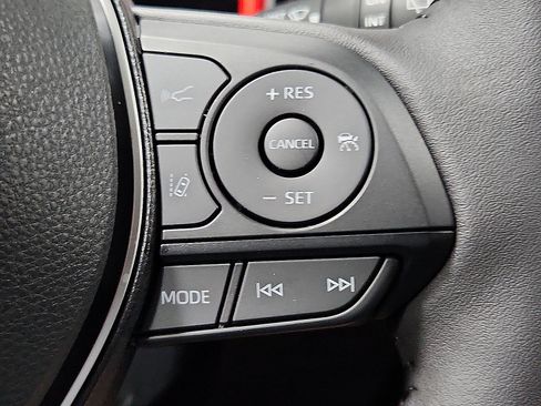 Used 2025 Toyota RAV4 XLE w/ Weather Package AWD/4WD image 19