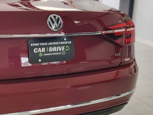 Used 2017 Volkswagen Passat 1.8T S image 7