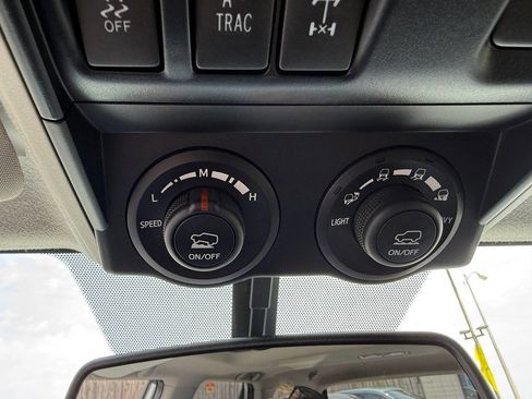 Used 2018 Toyota 4Runner TRD Off-Road Premium AWD/4WD image 69