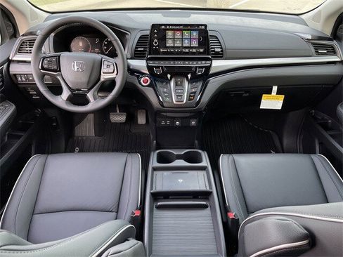 New 2026 Honda Odyssey Touring image 10