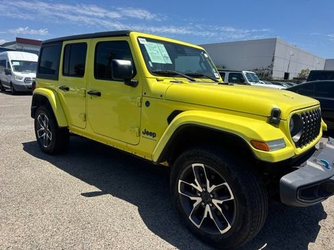 Used 2024 Jeep Wrangler Unlimited AWD/4WD image 4
