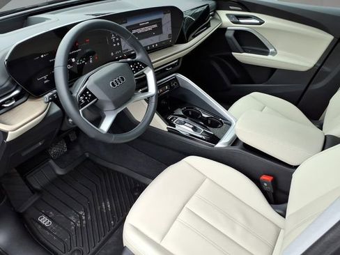 Used 2025 Audi Q5 Premium Plus w/ Premium Plus image 13