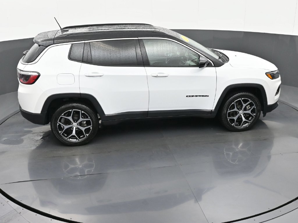 Used 2024 Jeep Compass Limited AWD/4WD image 39