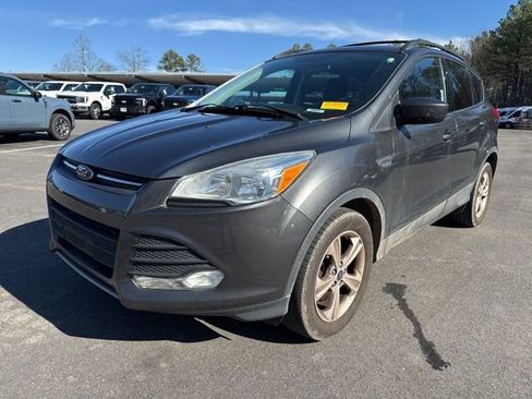 Used 2016 Ford Escape SE w/ Equipment Group 201A image 1