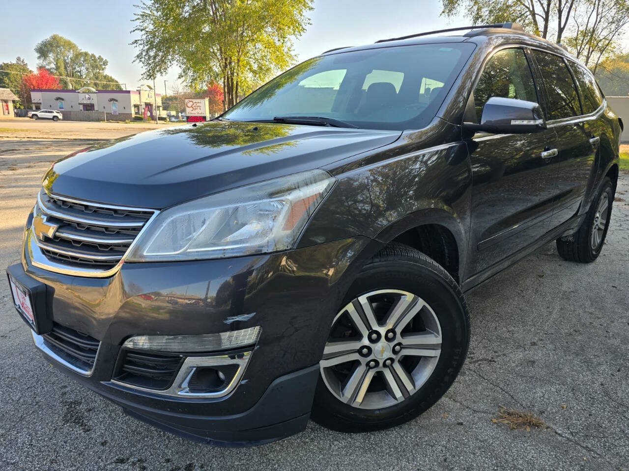 Used 2017 Chevrolet Traverse LT AWD/4WD image 1