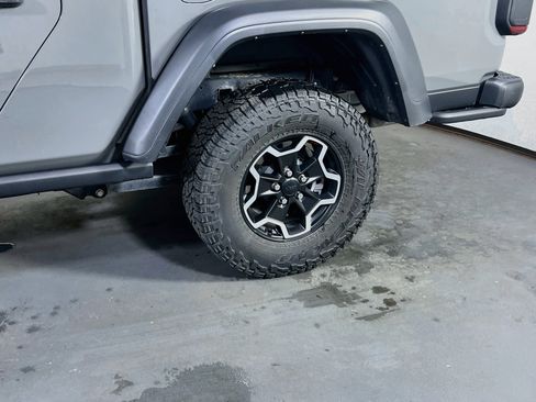 Used 2023 Jeep Gladiator Rubicon w/ LED Lighting Group AWD/4WD image 30