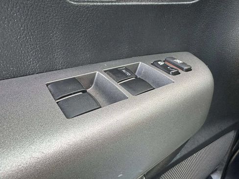 Used 2012 Toyota Tundra 4x4 Double Cab image 33