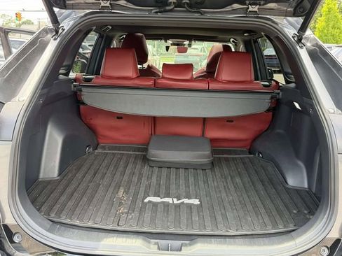 Used 2021 Toyota RAV4 SE w/ Weather & Moonroof Package AWD/4WD image 8