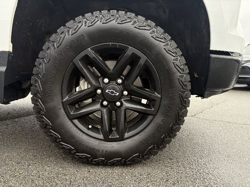 Used 2024 Chevrolet Silverado 1500 Custom Trail Boss image 32
