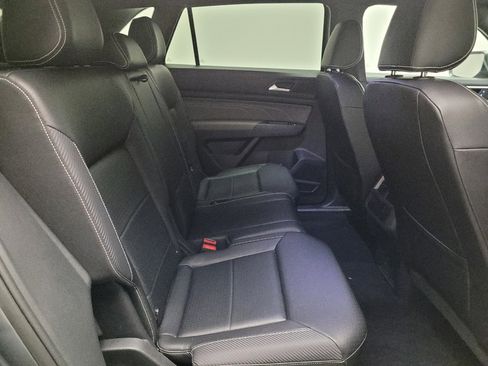 Used 2023 Volkswagen Atlas Cross Sport SE FWD image 19
