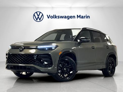 New 2026 Volkswagen Tiguan SE R-Line AWD/4WD image 1