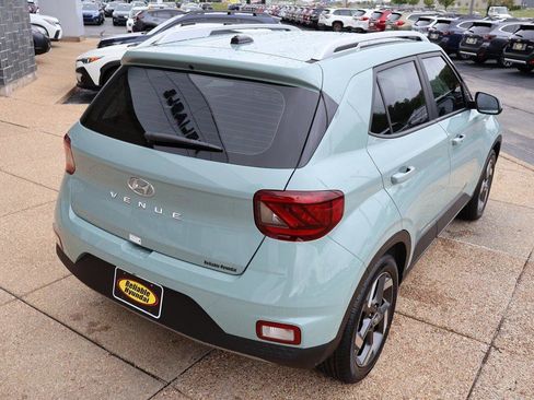 New 2025 Hyundai Venue Limited image 6